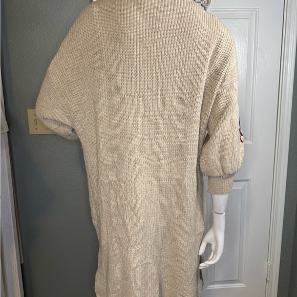 Knitted Long Cardigan Sweater Embroidered Flowers Chunky Size large. - Picture 9 of 11